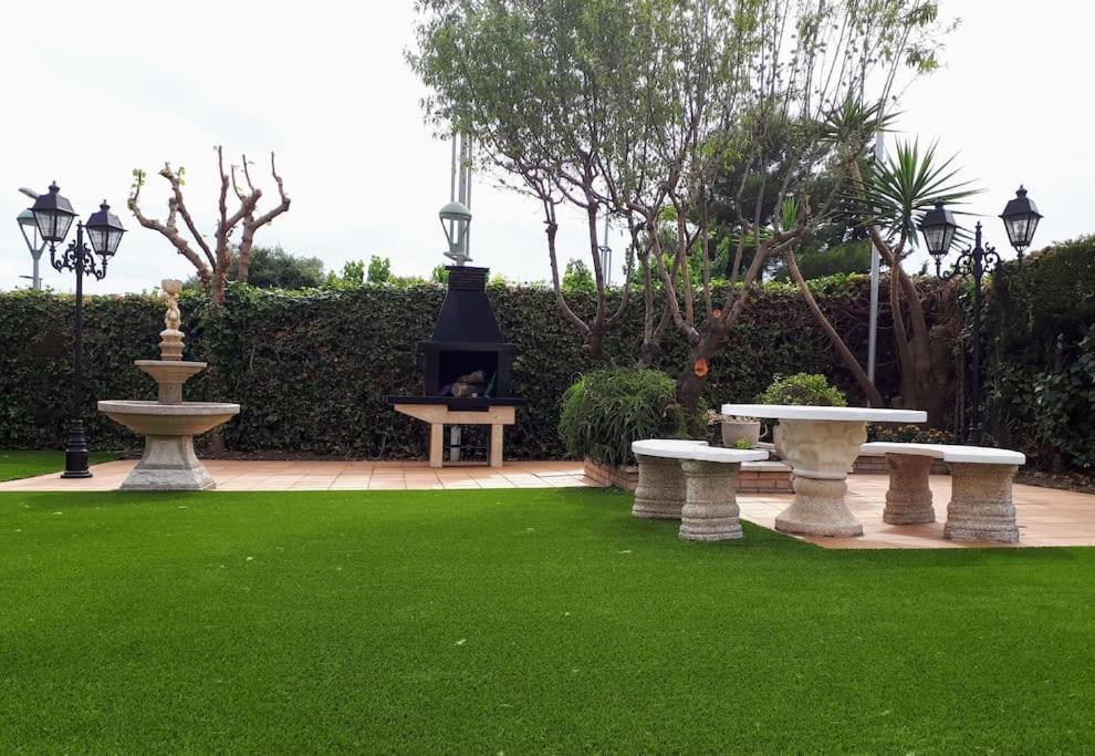 Family House - La Mora -